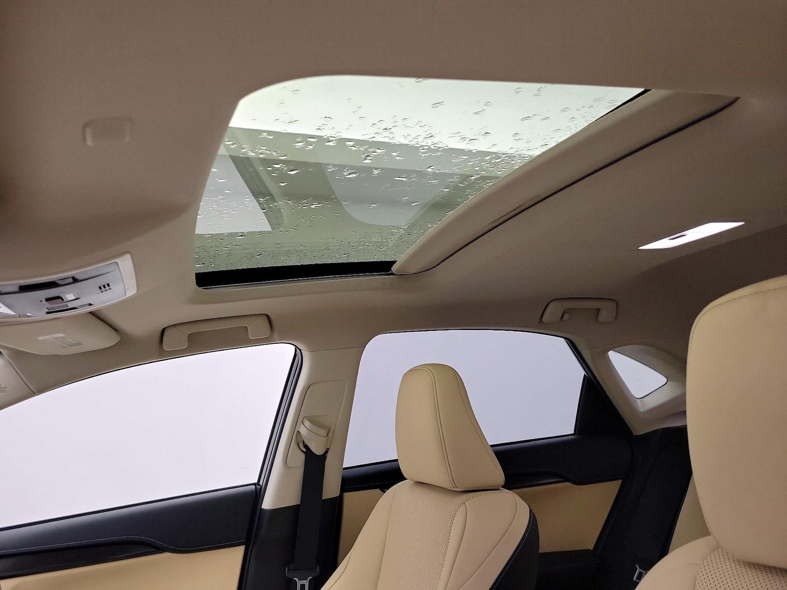 Sunroof(s) & Overhead Airbags