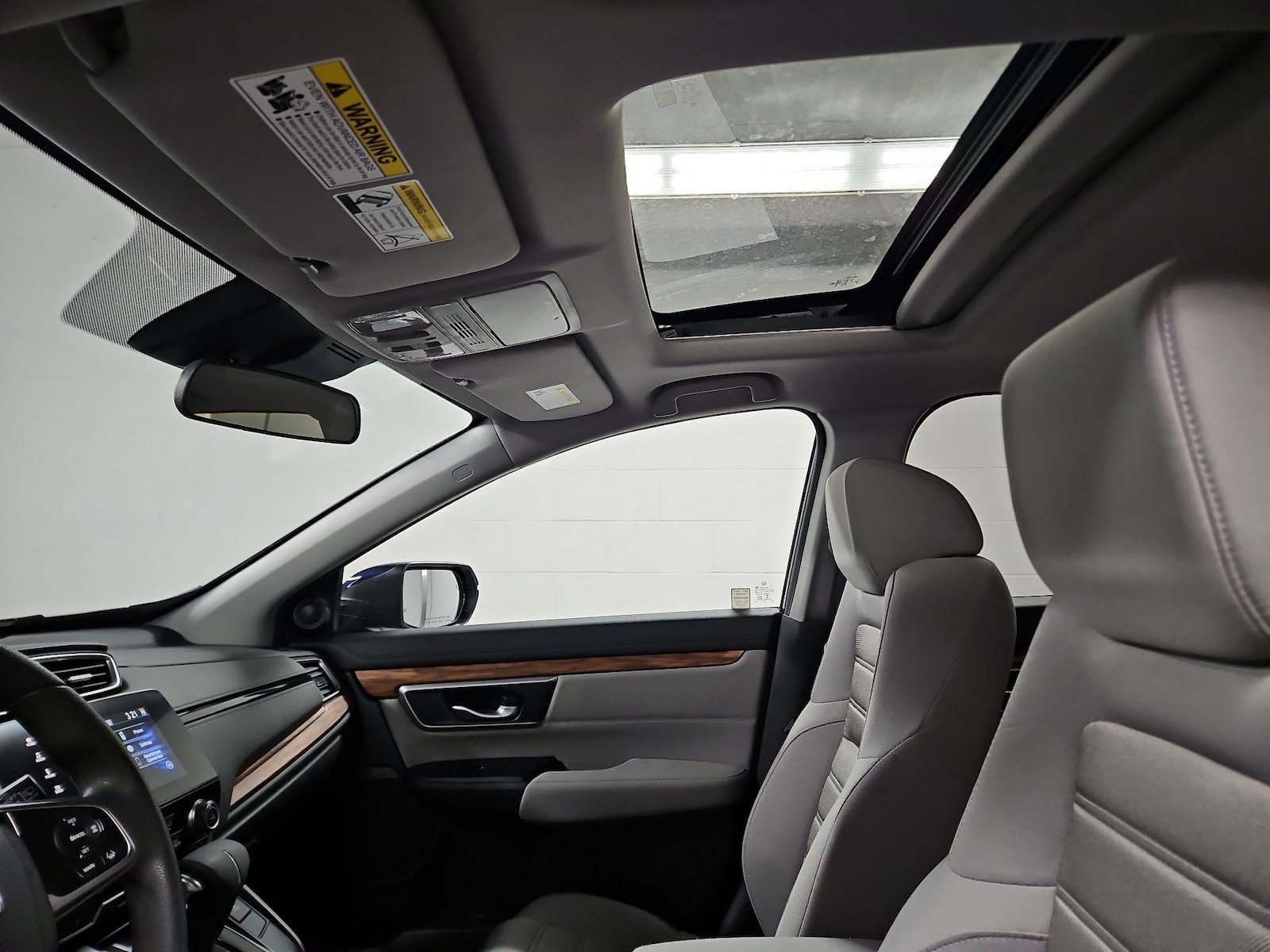 Sunroof(s) & Overhead Airbags