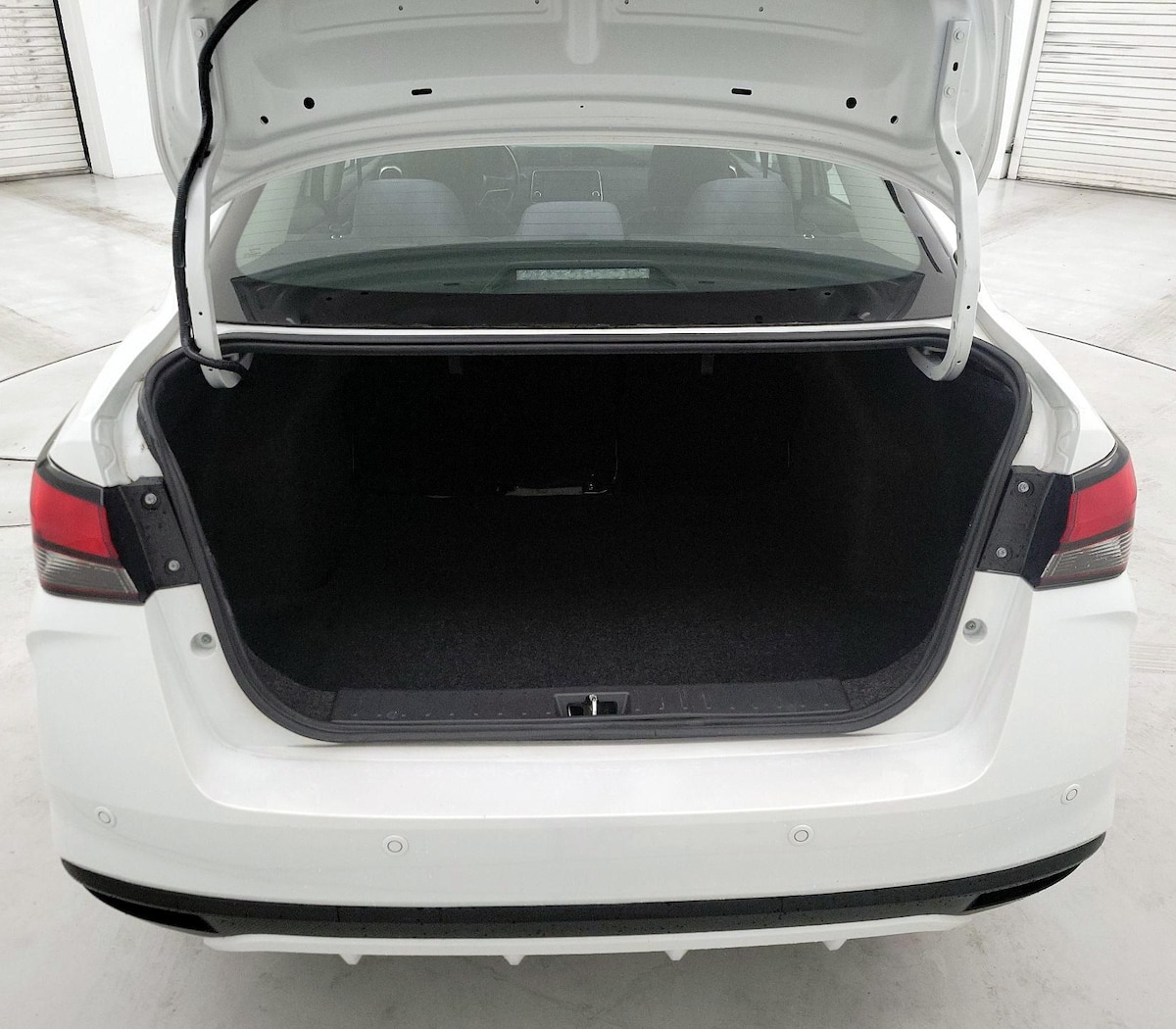 Trunk/Cargo (Seats Up)