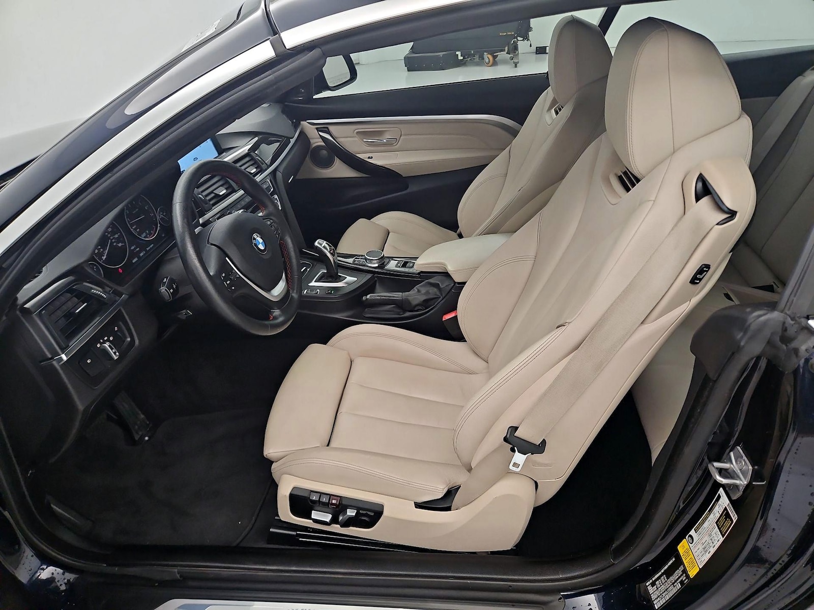 Power Seat(s) & Side Airbags