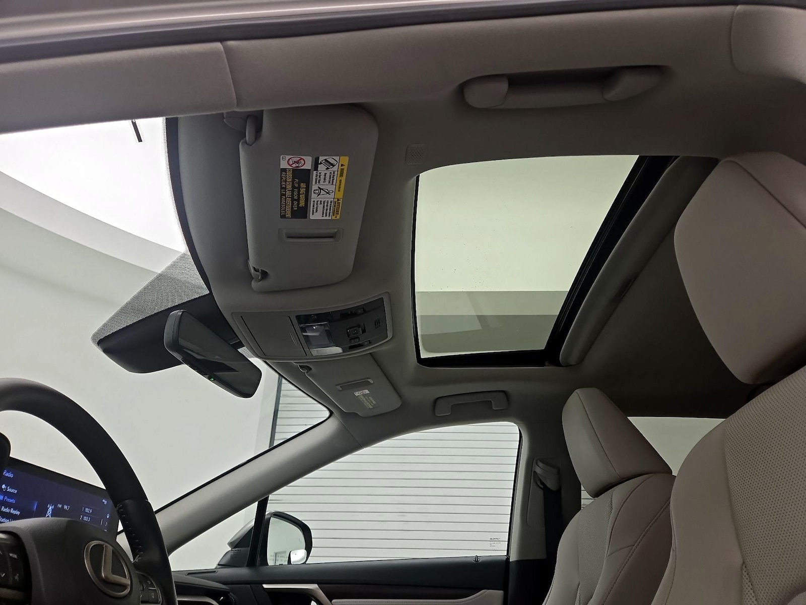 Sunroof(s) & Overhead Airbags