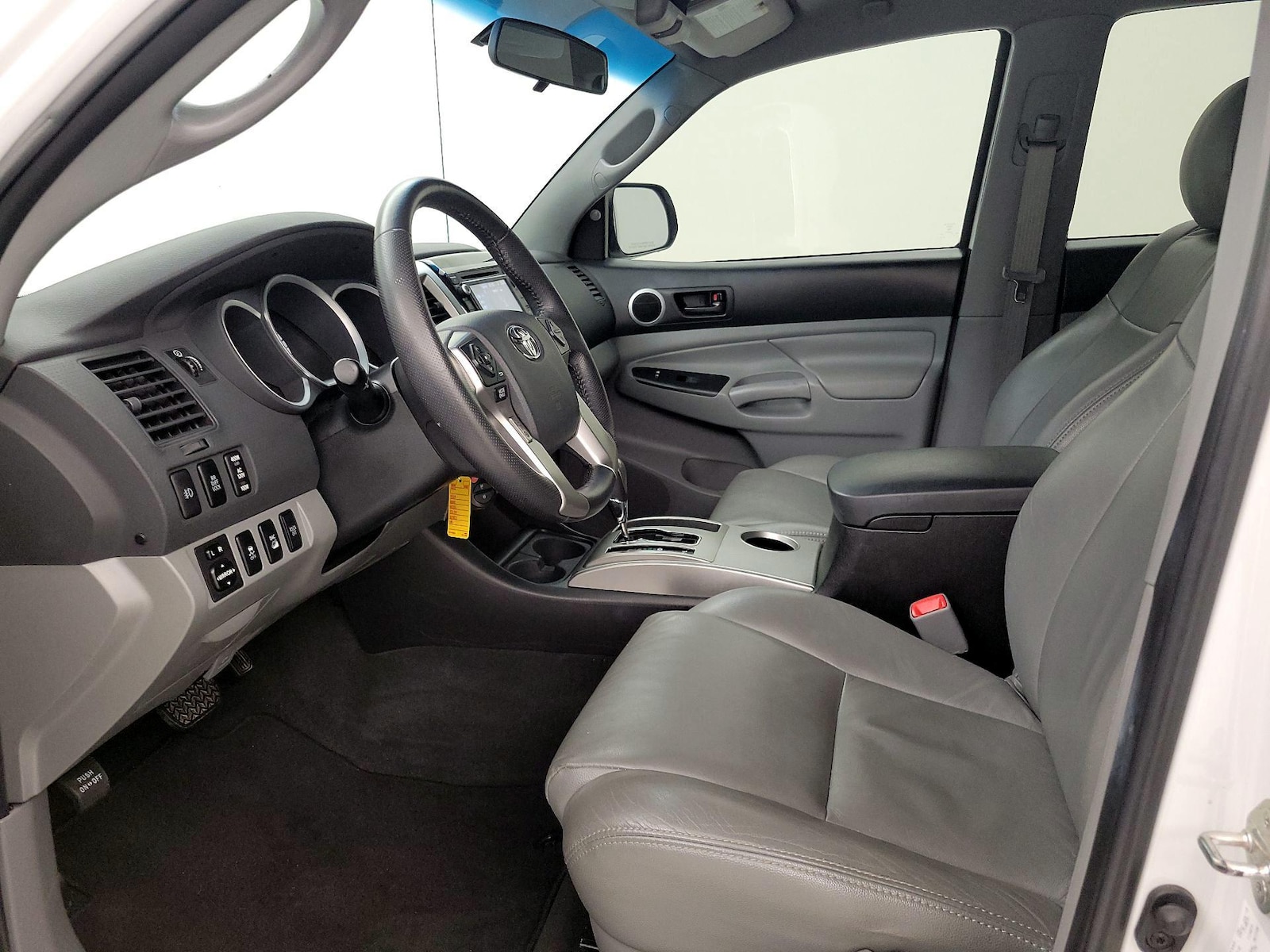 Side Airbags & Leatherette Seats