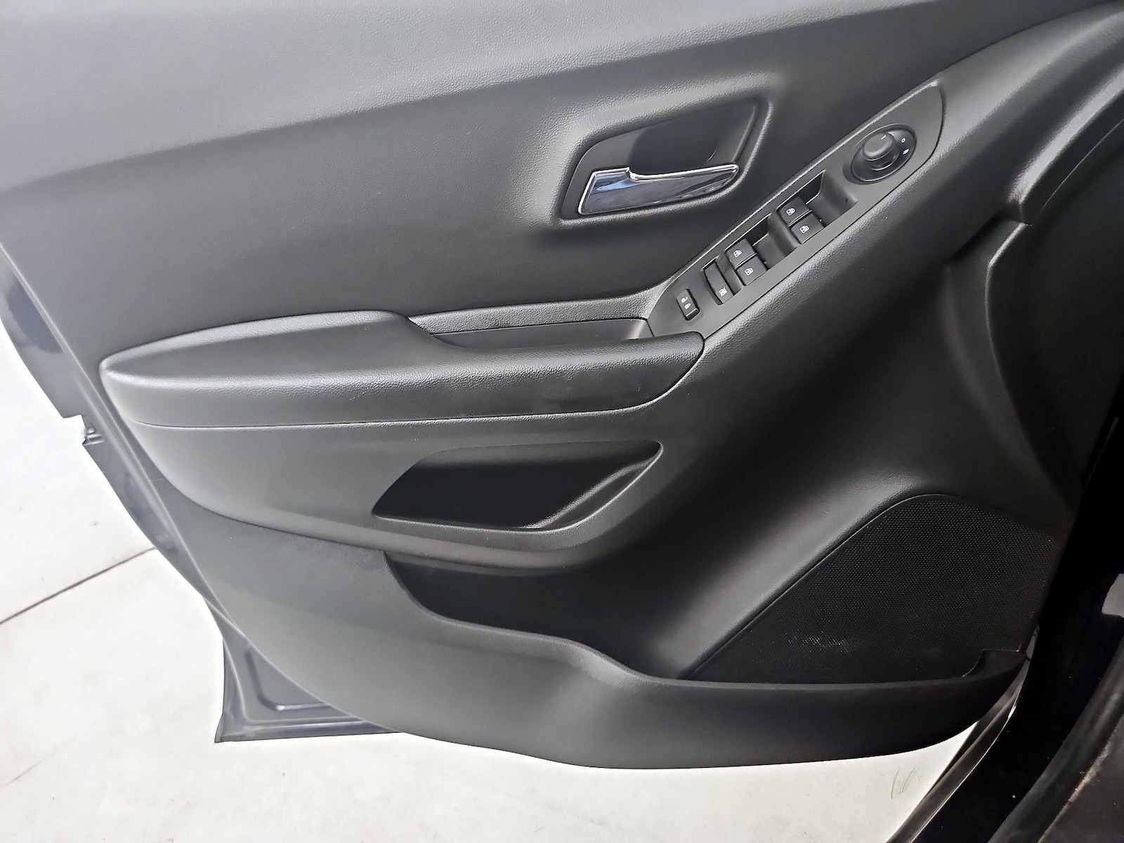 2022 Chevrolet Trax LS - Photo 13