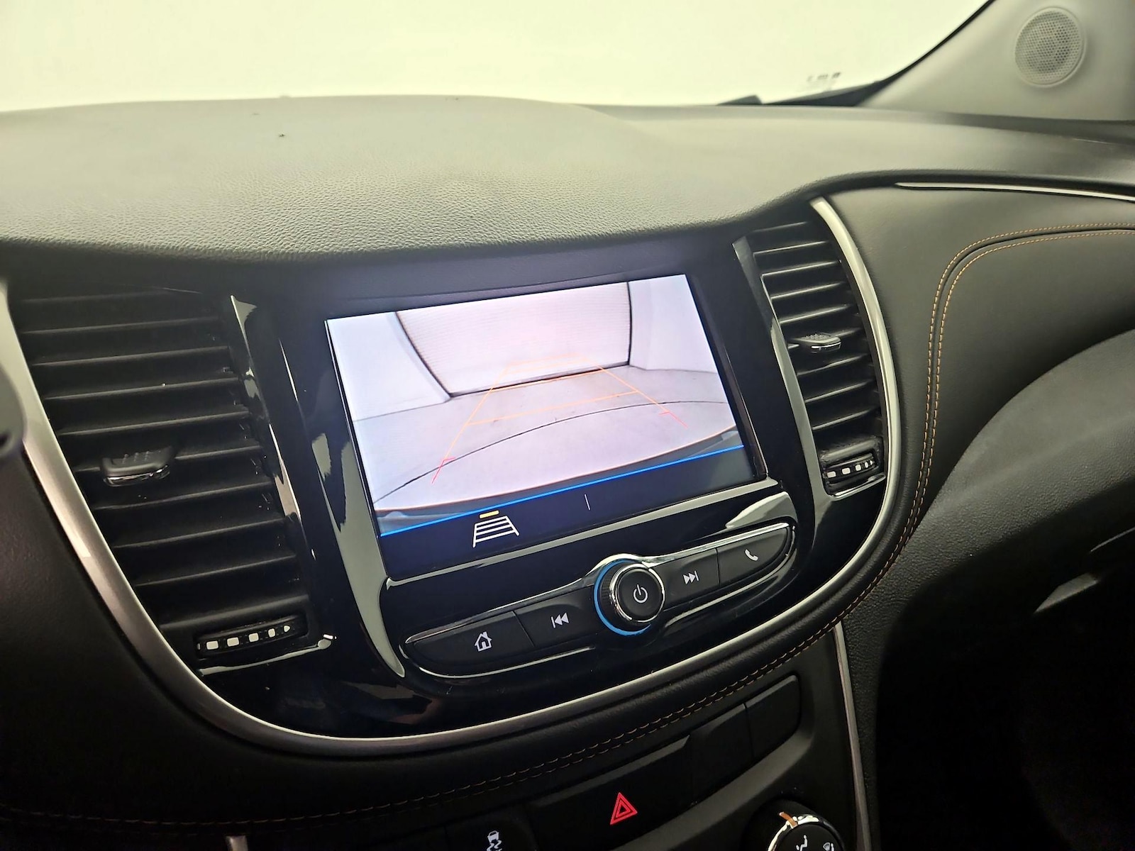 2022 Chevrolet Trax LS - Photo 15