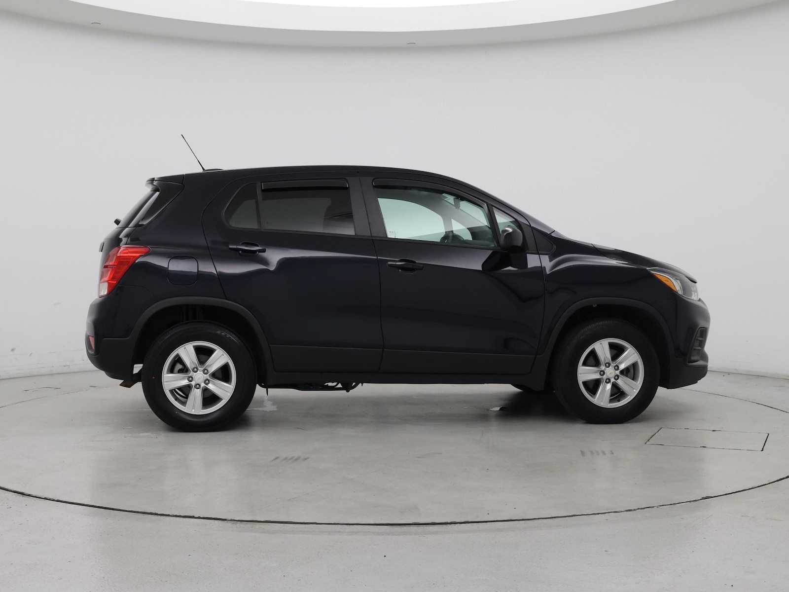 2022 Chevrolet Trax LS - Photo 8