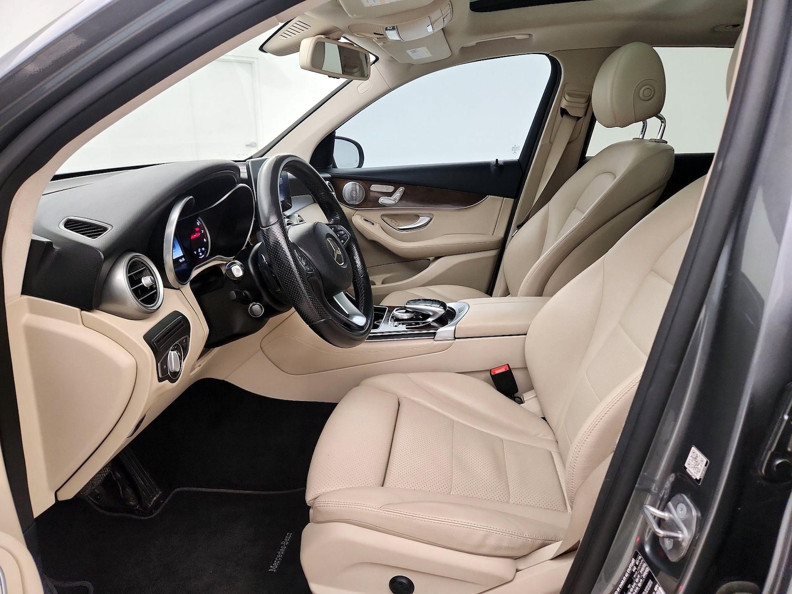 2017 Mercedes-Benz GLC GLC300 - Photo 12