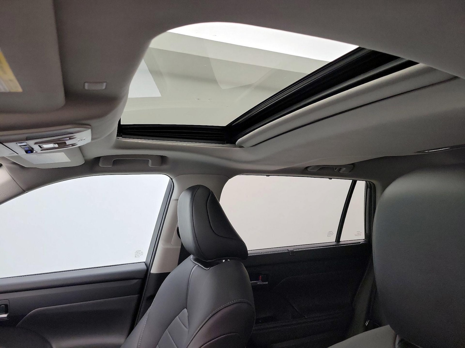 Sunroof(s) & Overhead Airbags