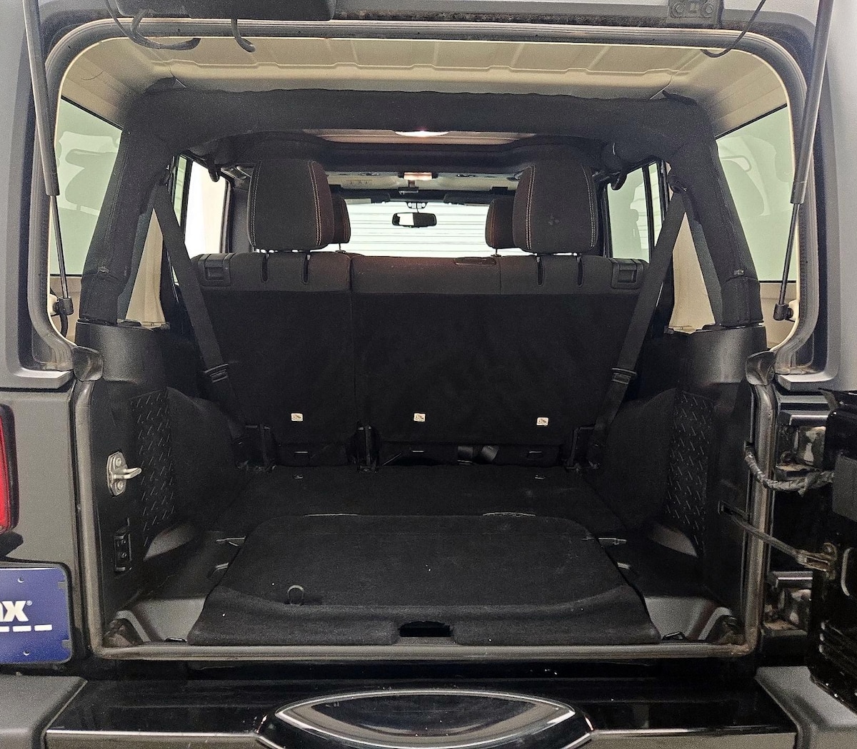 Trunk/Cargo (Seats Up)