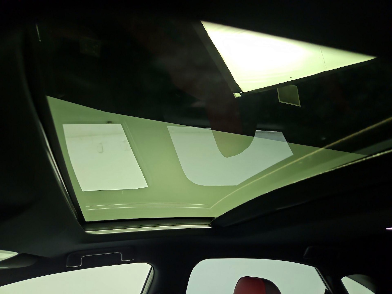 Sunroof(s) & Overhead Airbags