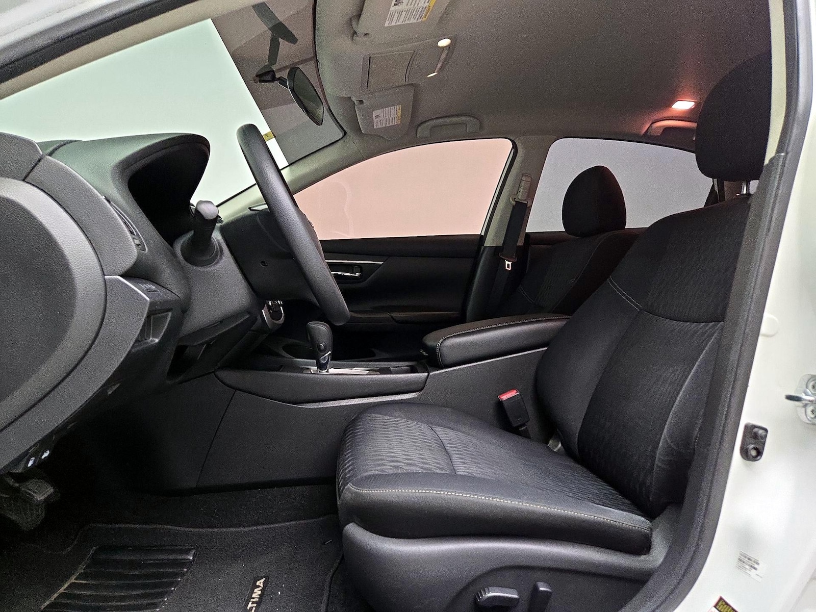 Power Seat(s) & Side Airbags