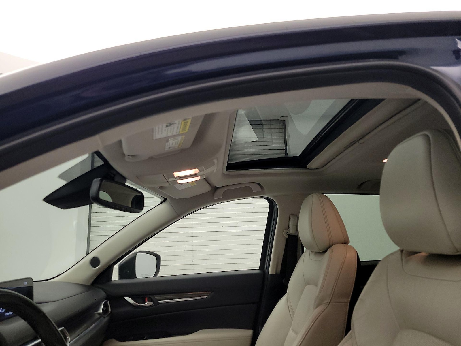Sunroof(s) & Overhead Airbags