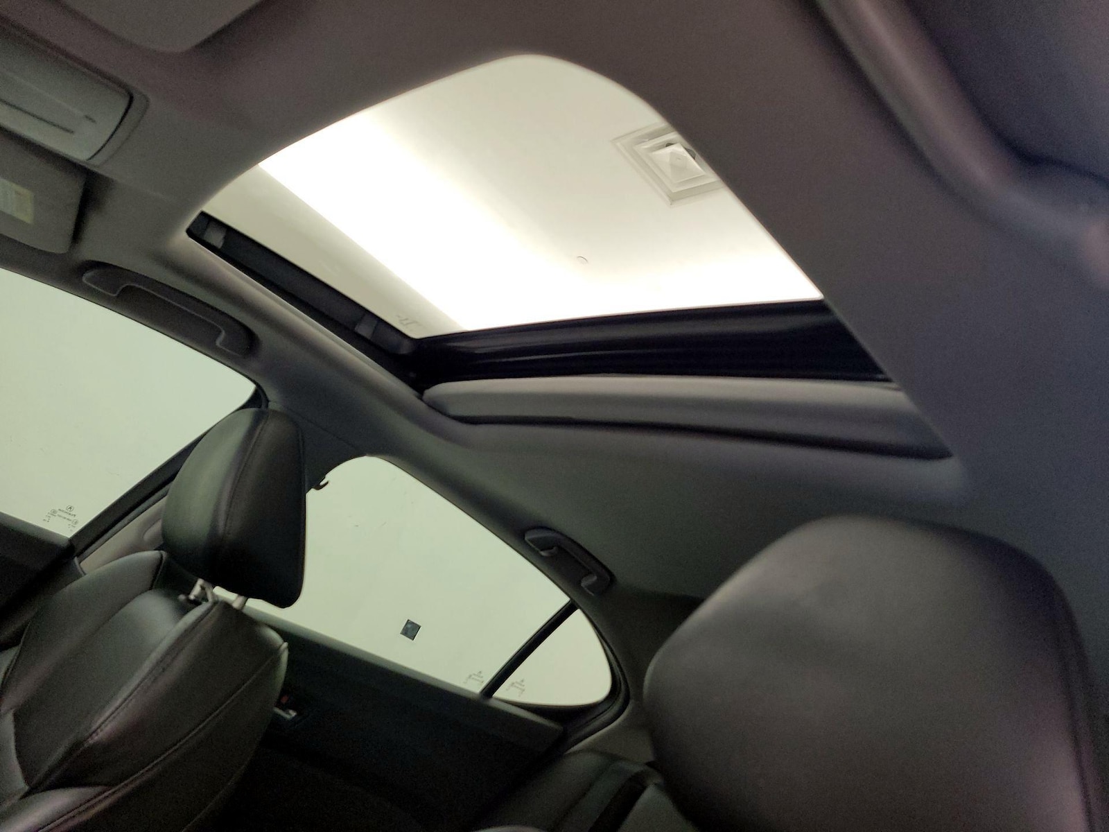 Sunroof(s) & Overhead Airbags