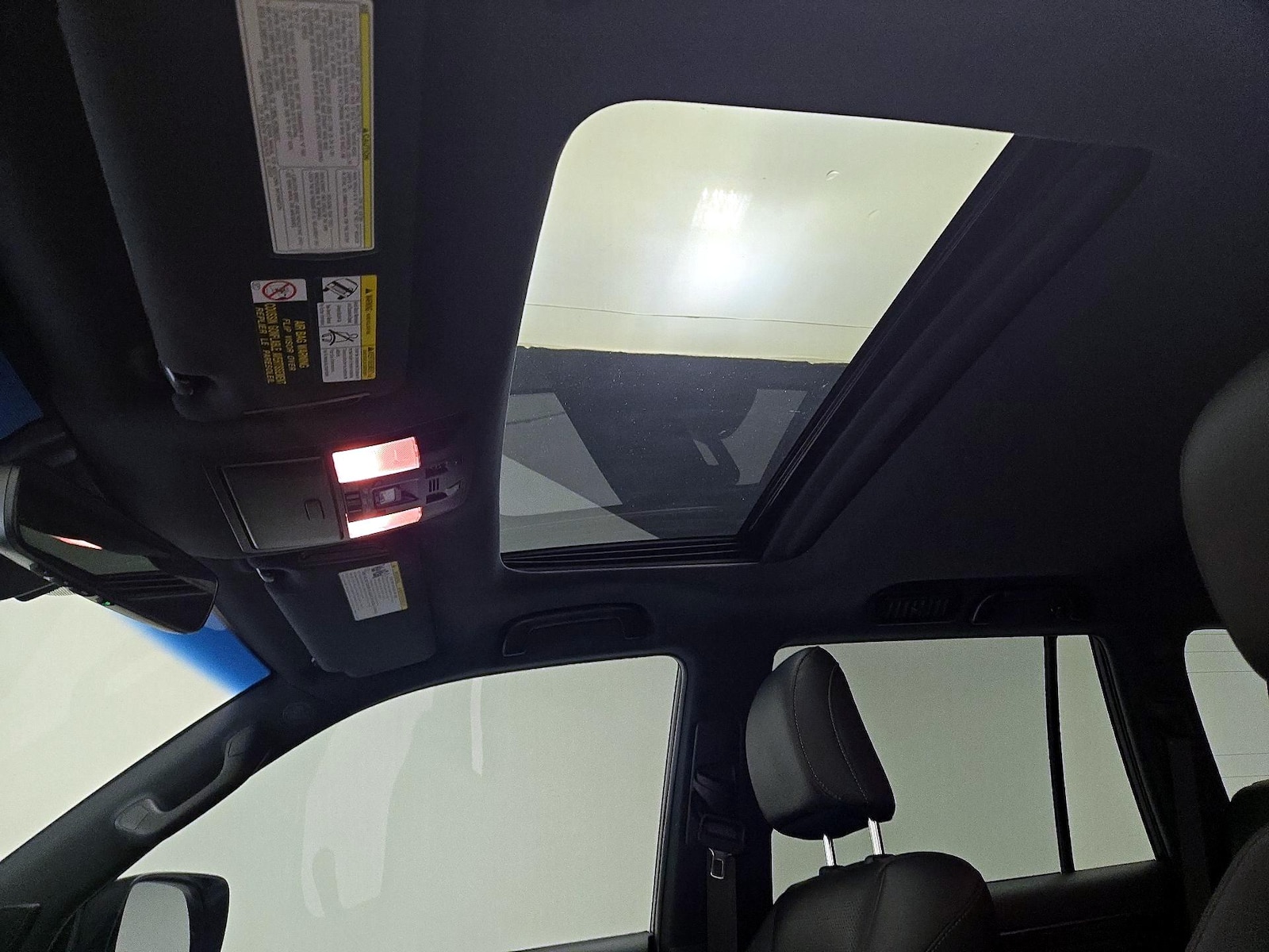 Sunroof(s) & Overhead Airbags
