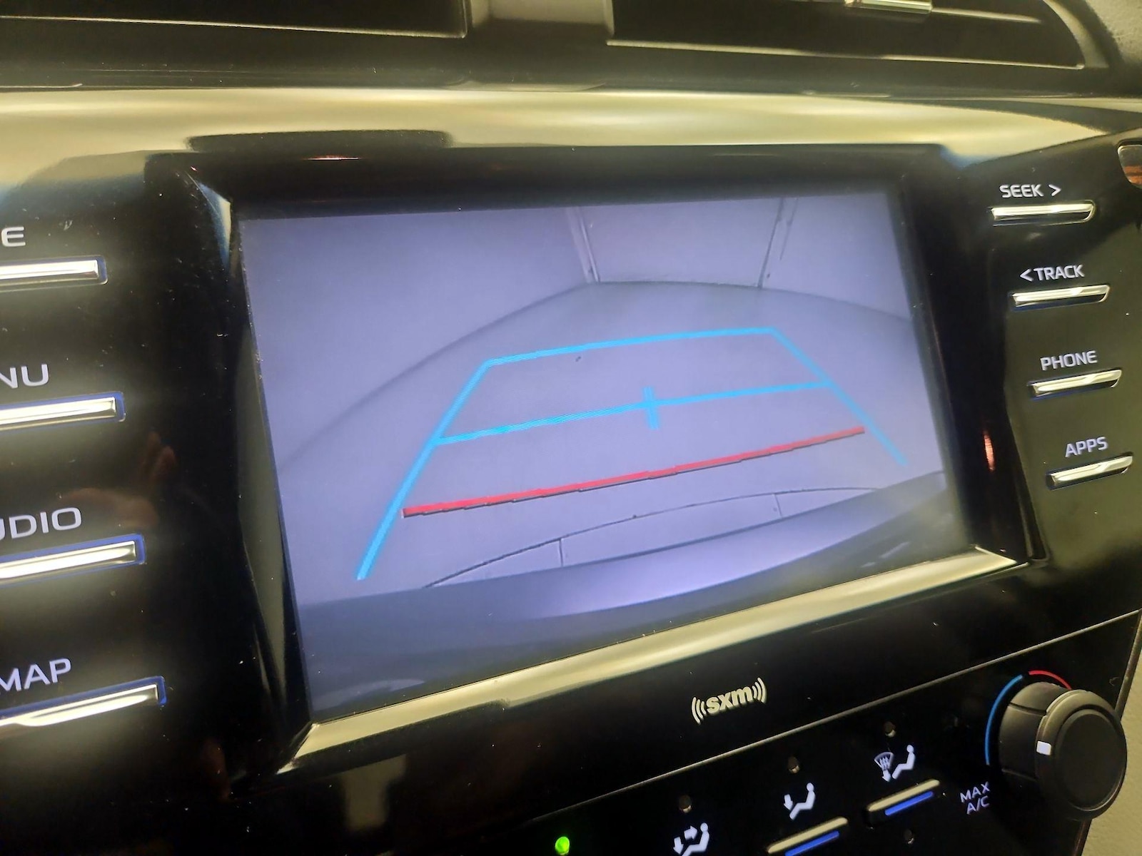 2020 Toyota Camry LE - Photo 15