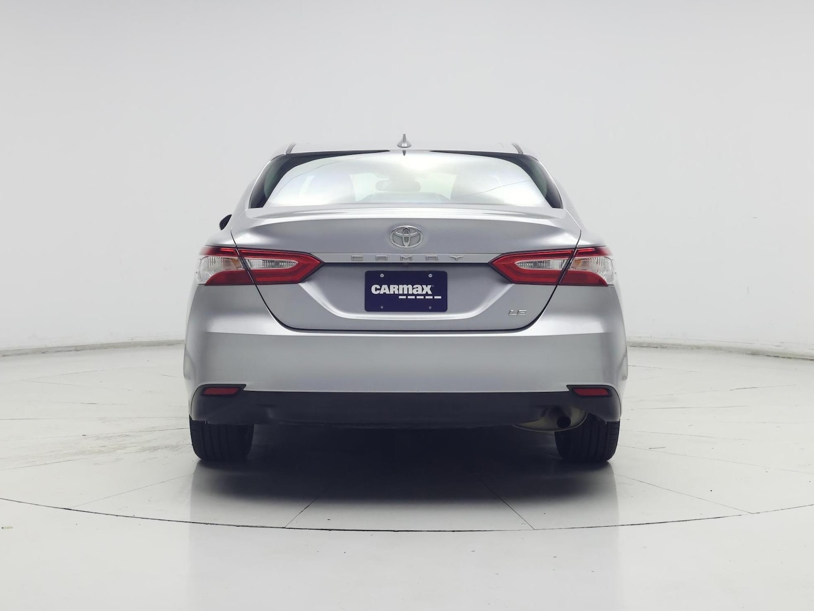2020 Toyota Camry LE - Photo 7