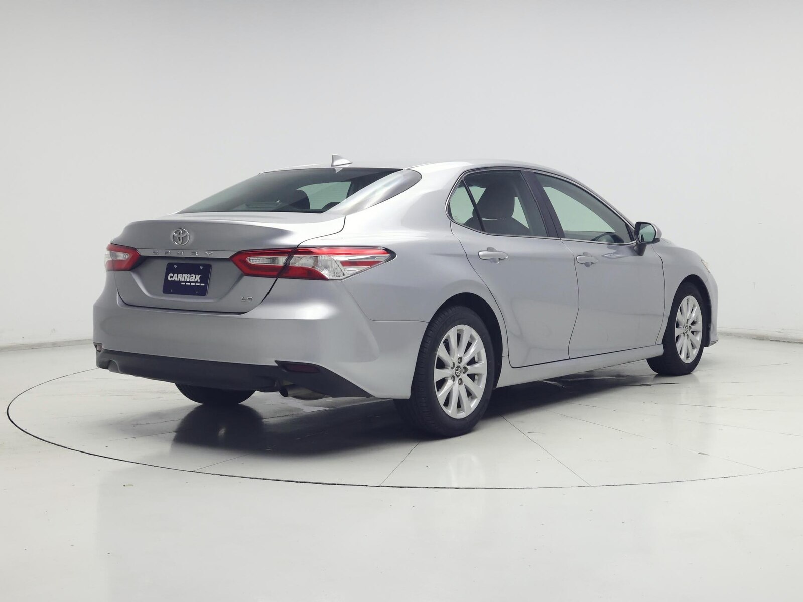 2020 Toyota Camry LE - Photo 9