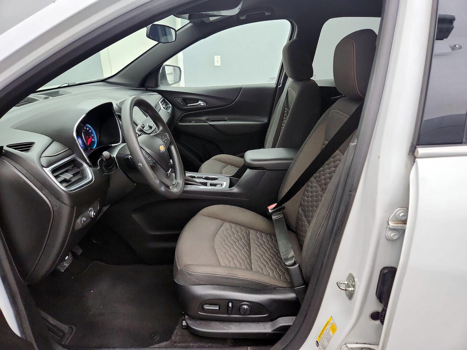 Power Seat(s) & Side Airbags
