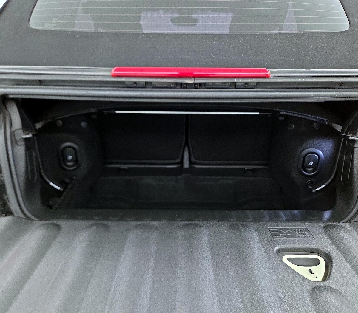 Trunk/Cargo (Seats Up)