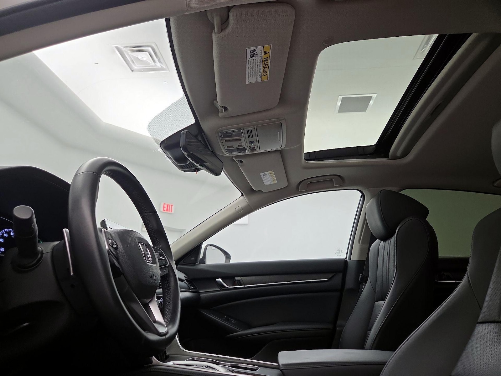 Sunroof(s) & Overhead Airbags