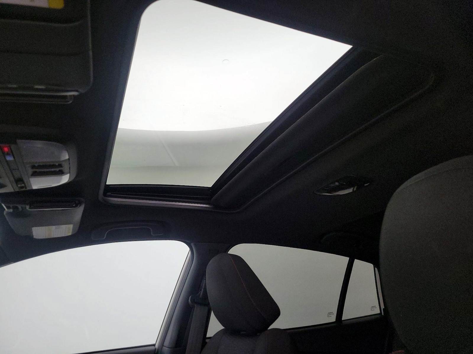 Sunroof(s) & Overhead Airbags