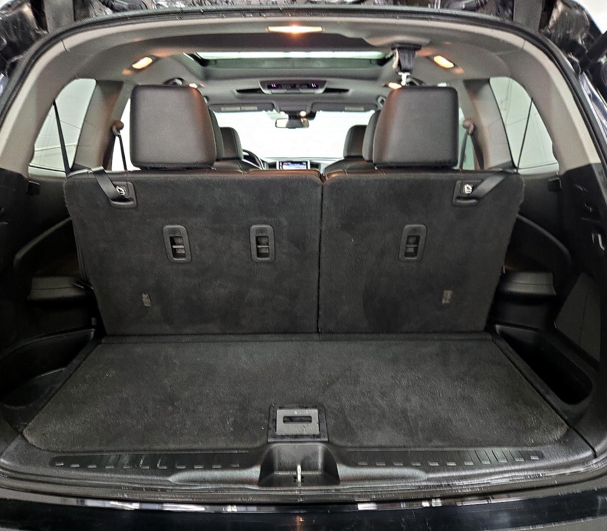 Trunk/Cargo (Seats Up)