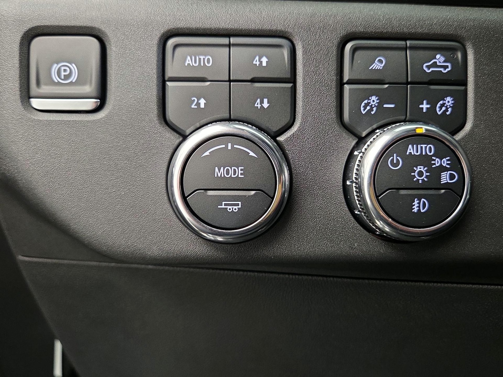 2025 GMC Sierra 1500 SLT - Photo 14