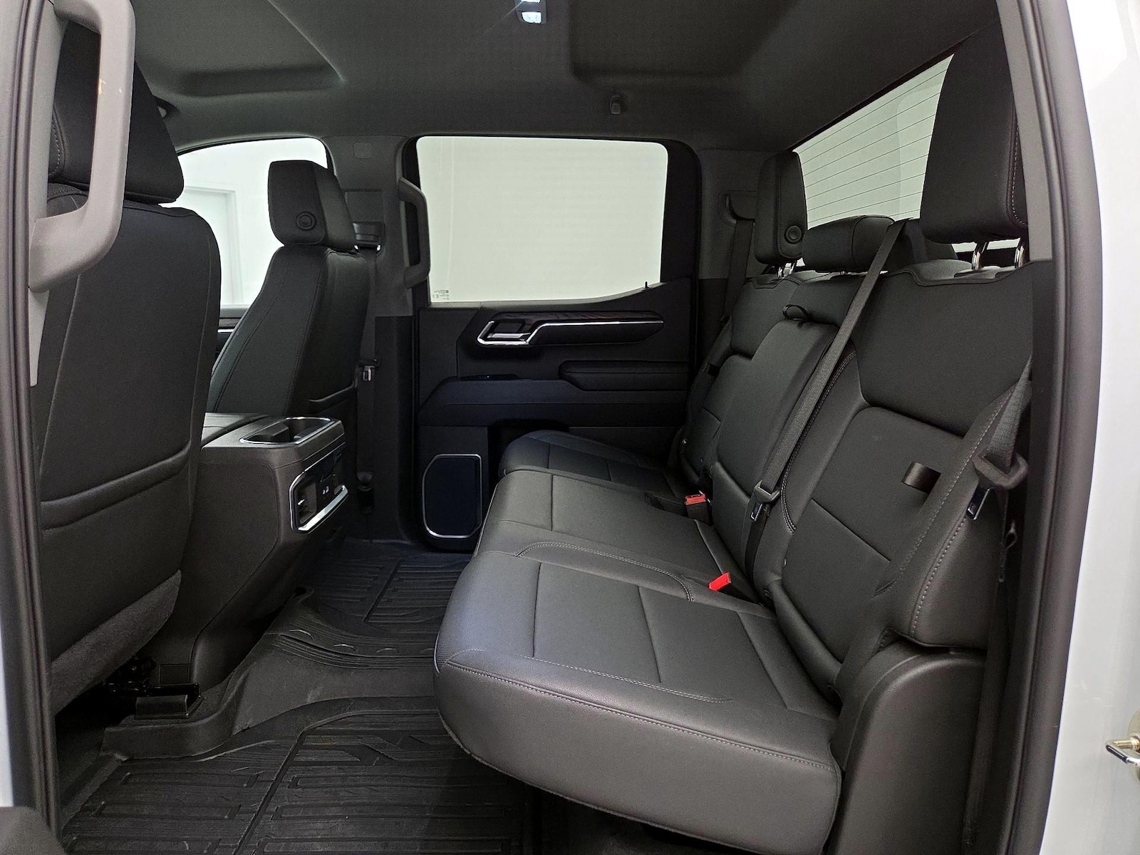 2025 GMC Sierra 1500 SLT - Photo 21