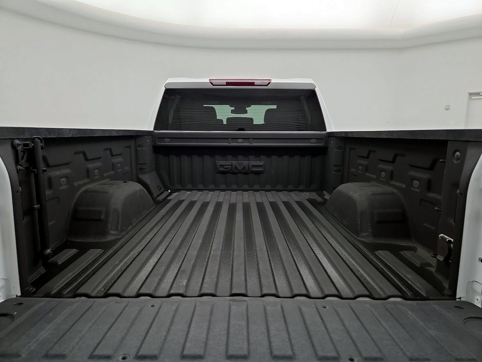 2025 GMC Sierra 1500 SLT - Photo 22