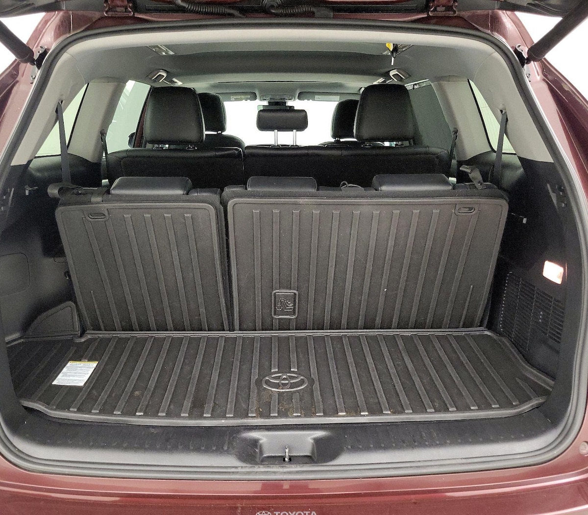 Trunk/Cargo (Seats Up)