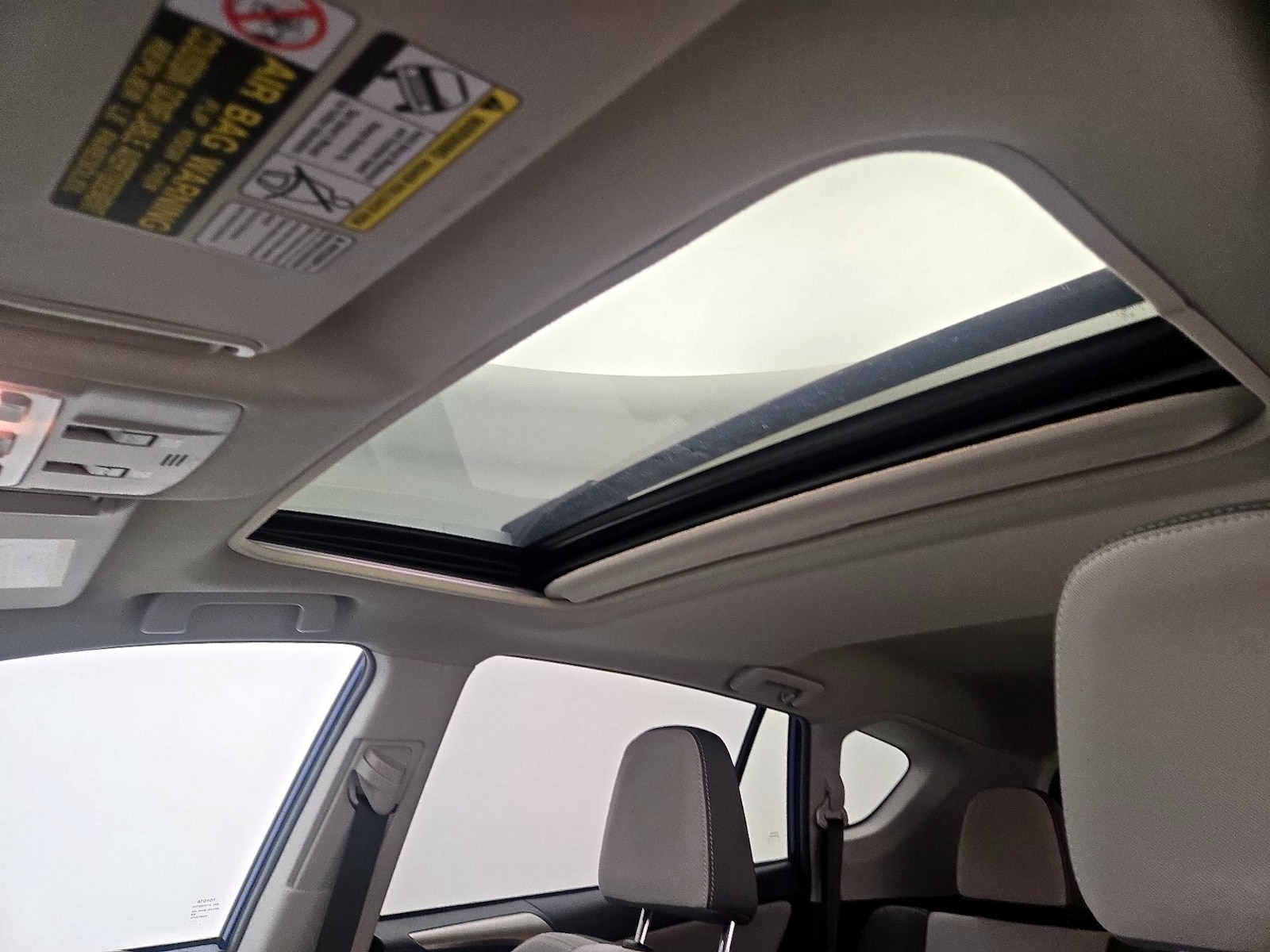 Sunroof(s) & Overhead Airbags