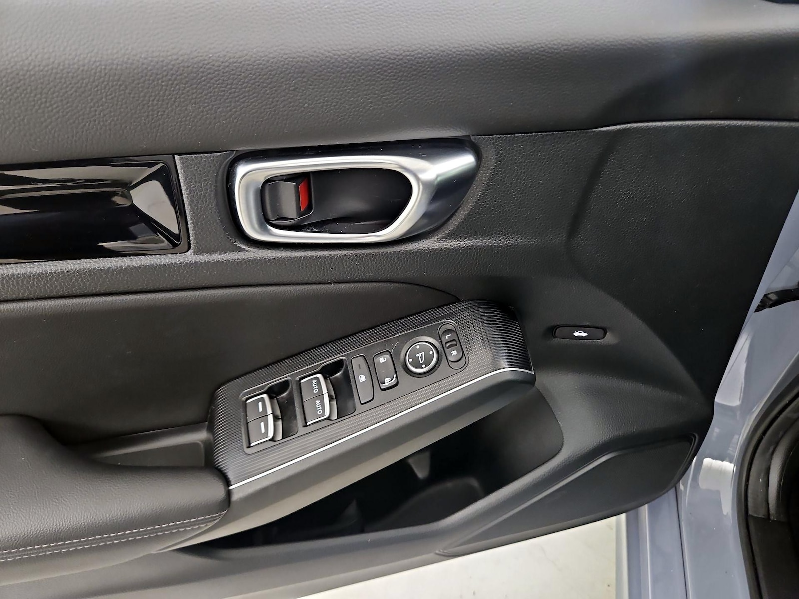 2024 Honda Civic Touring - Photo 13