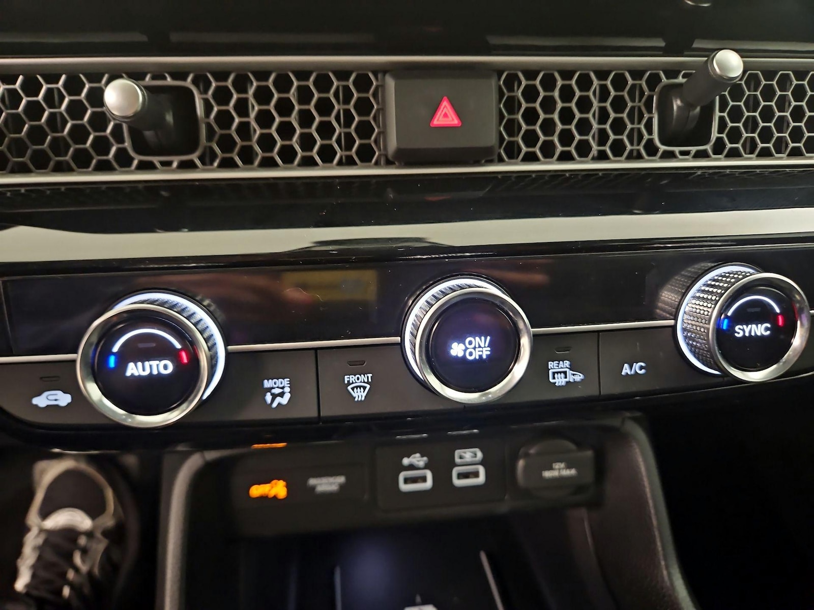 2024 Honda Civic Touring - Photo 18