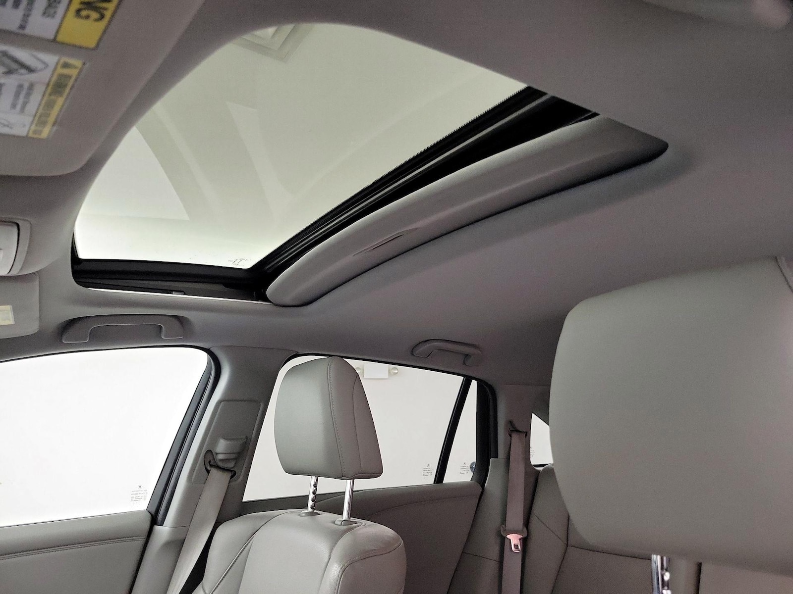 Sunroof(s) & Overhead Airbags