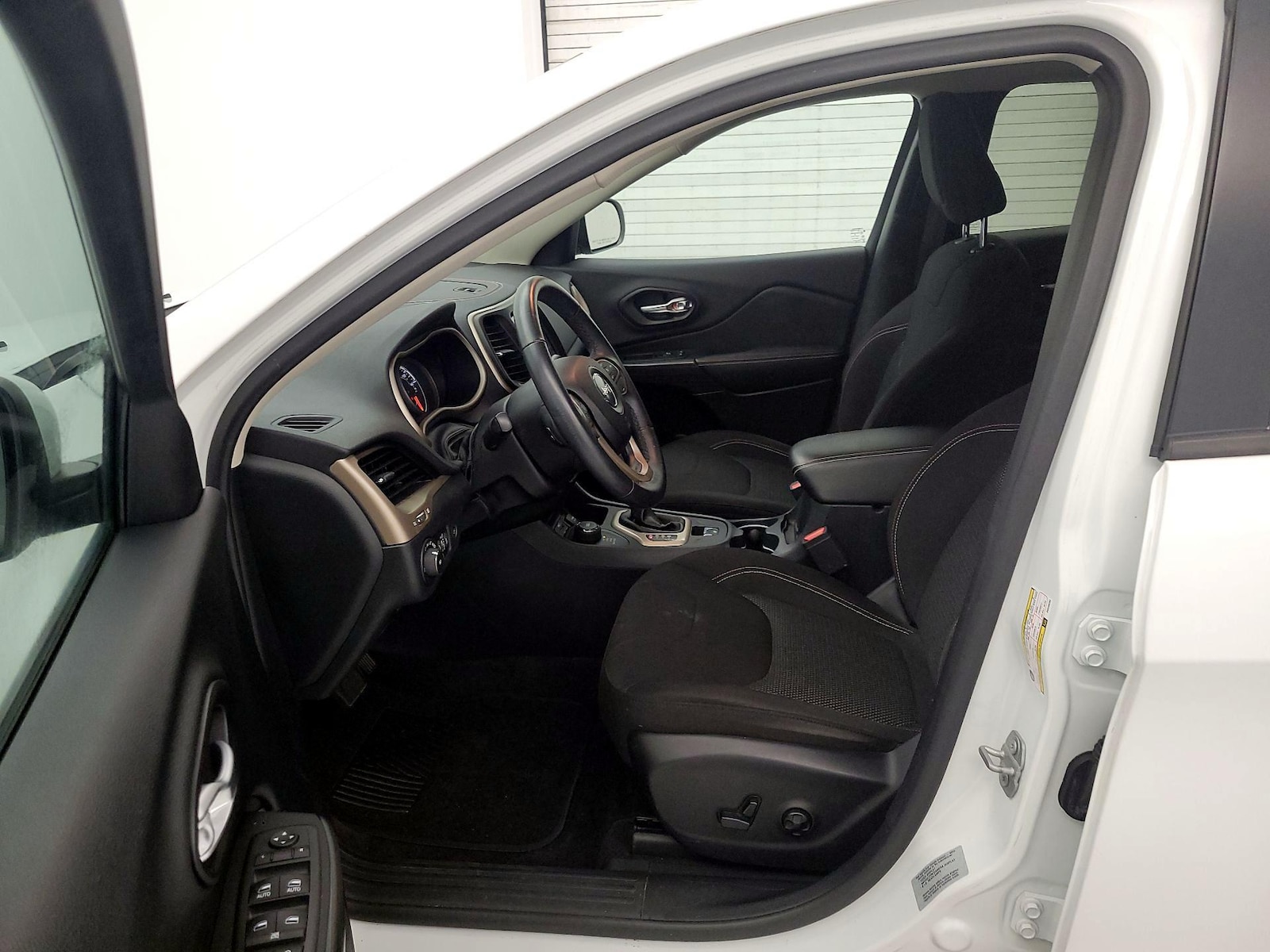 Power Seat(s) & Side Airbags