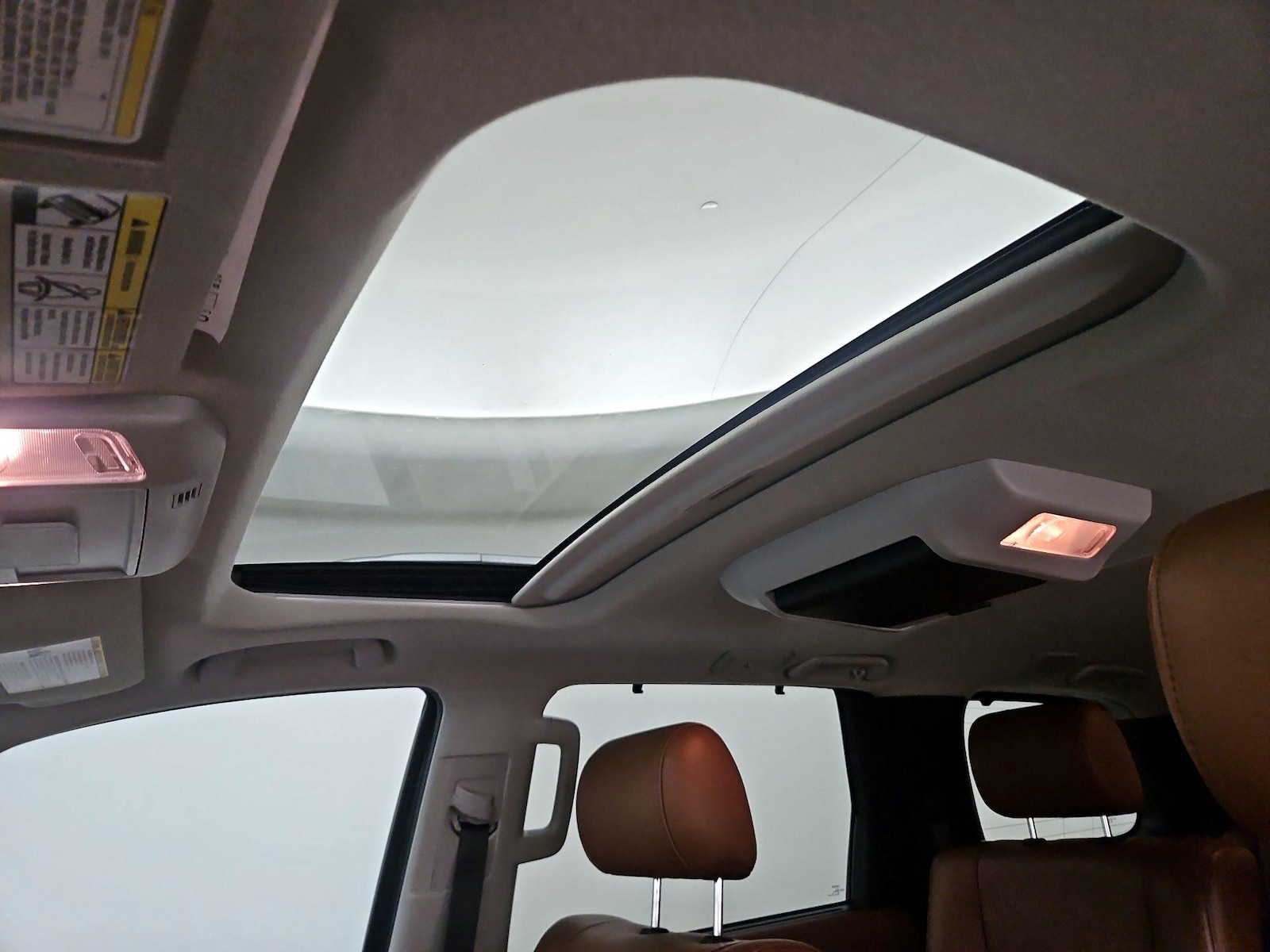 Sunroof(s) & Overhead Airbags