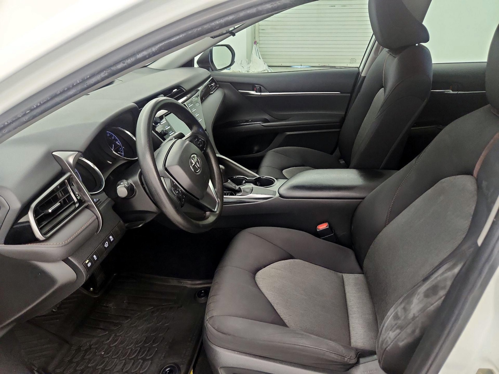 Power Seat(s) & Side Airbags