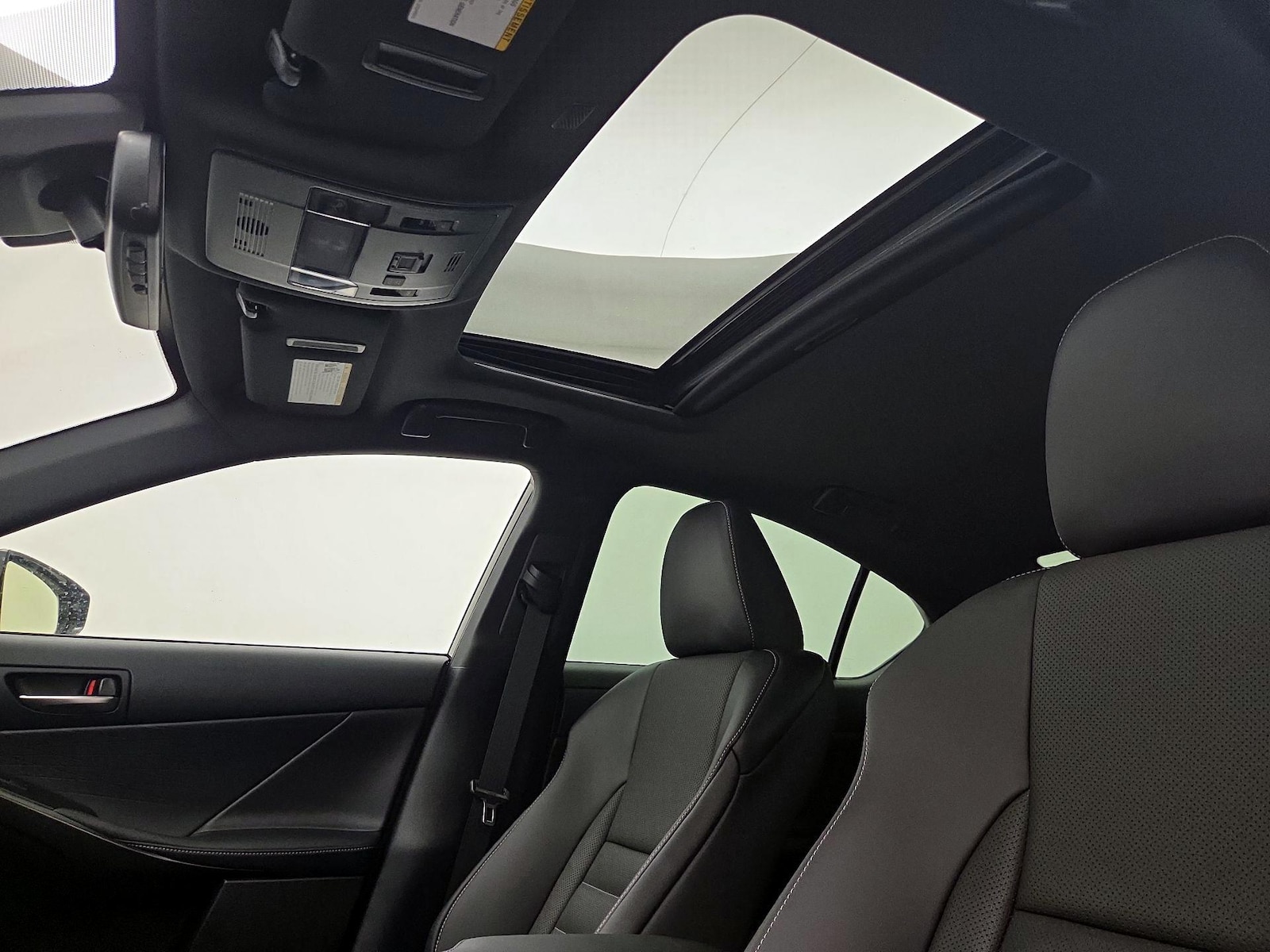 Sunroof(s) & Overhead Airbags