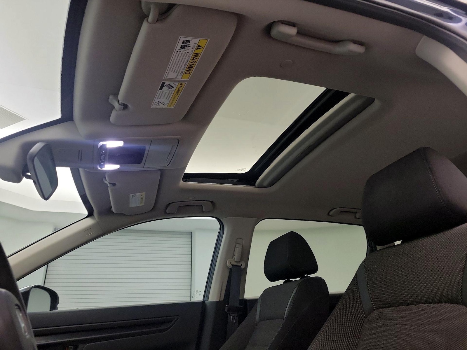 Sunroof(s) & Overhead Airbags