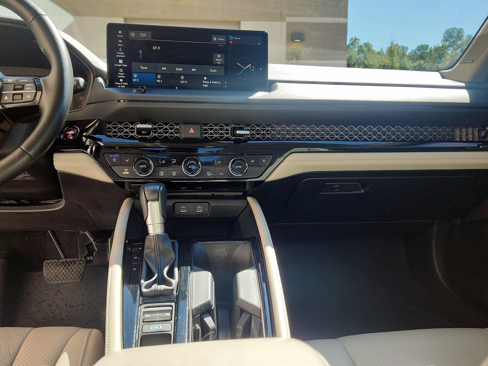 Apple CarPlay® & Android Auto™