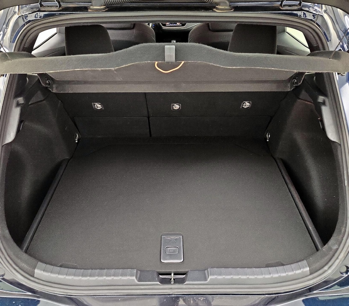 Trunk/Cargo (Seats Up)