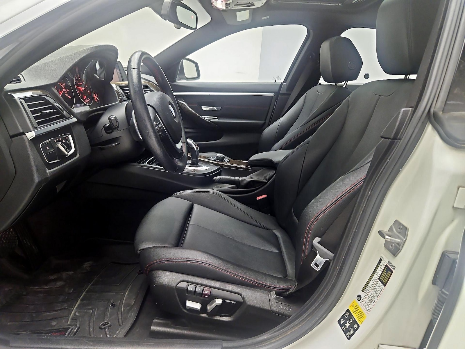 Power Seat(s) & Leather Seats