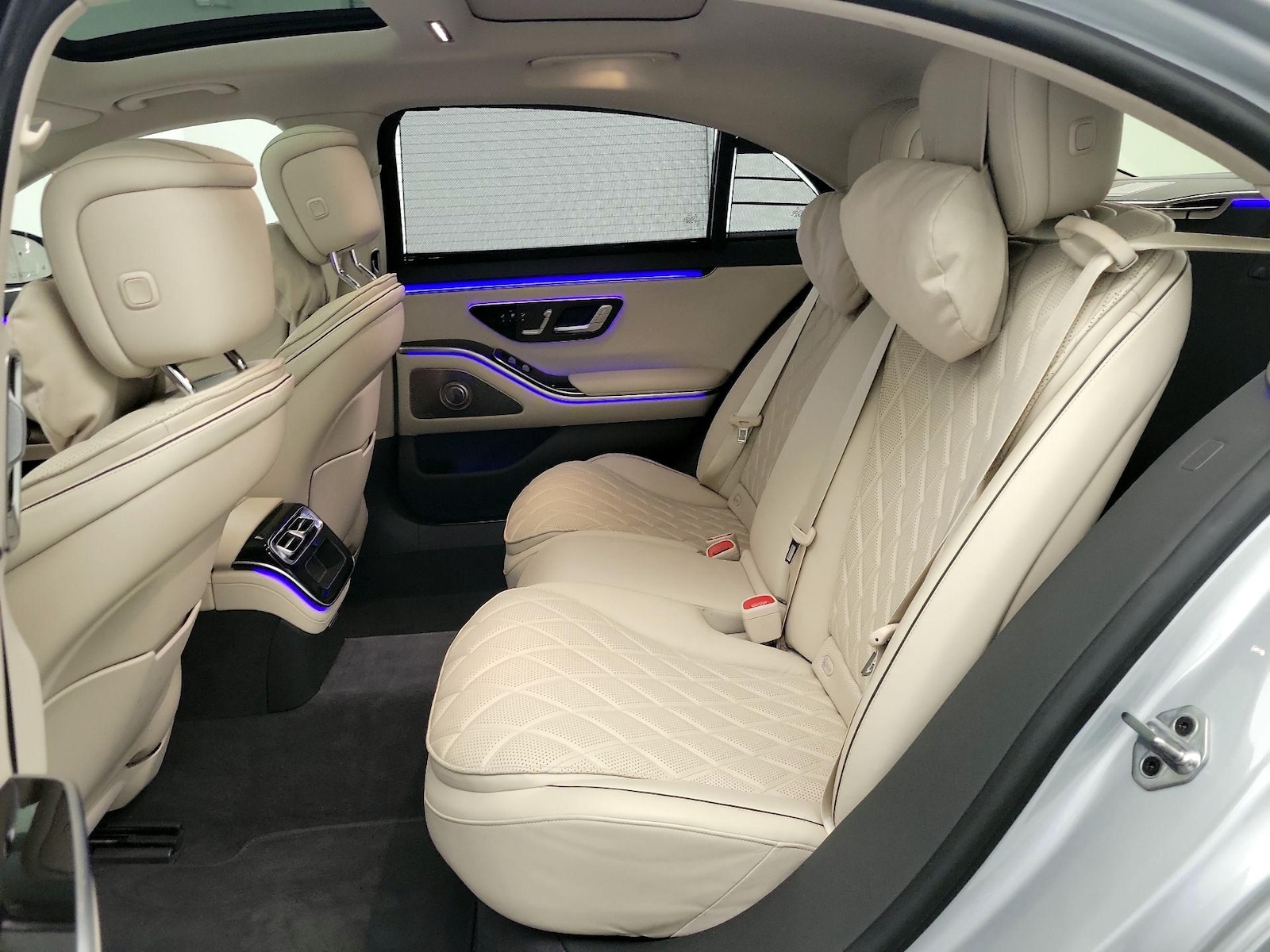 Rear A/C Seat(s)