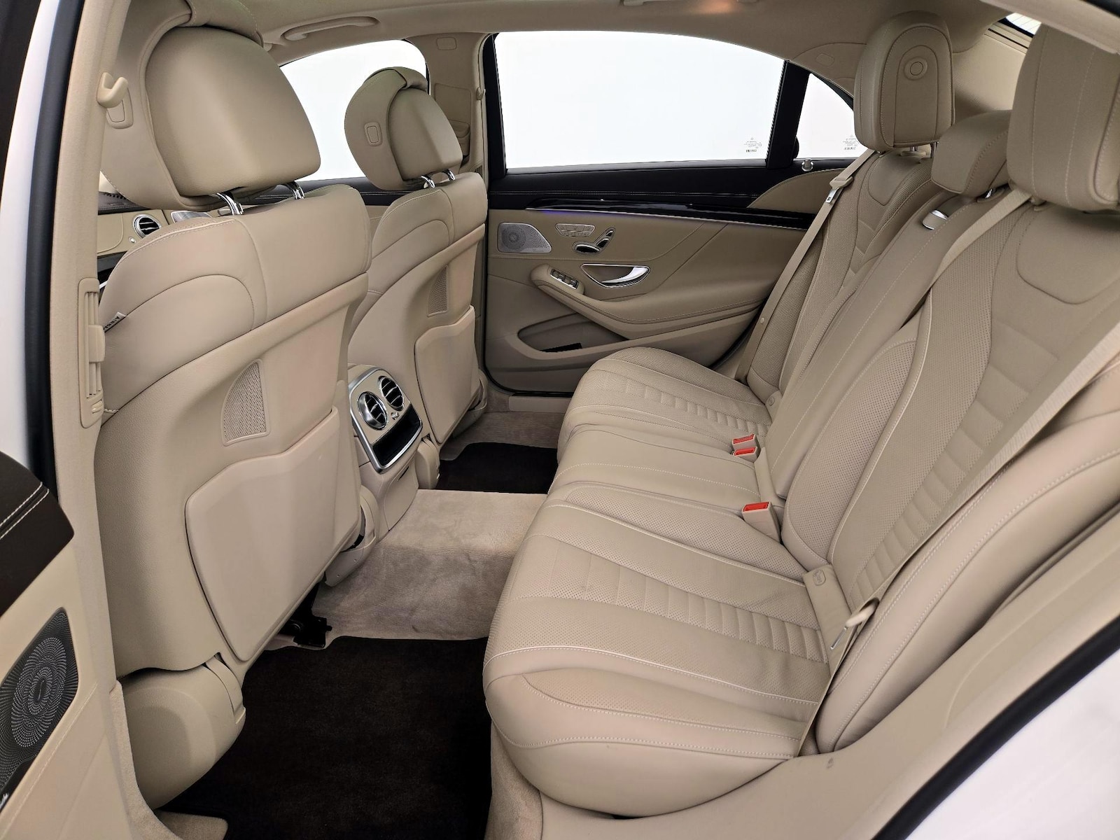 Rear A/C Seat(s)