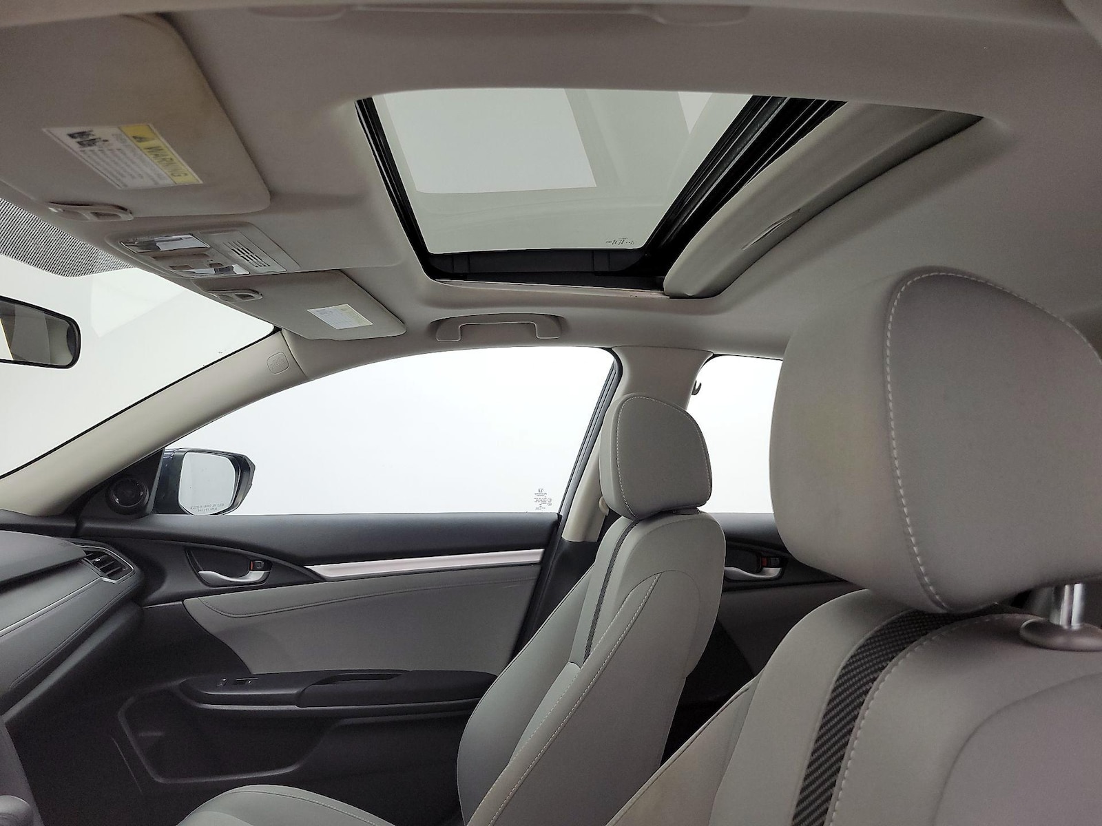 Sunroof(s) & Overhead Airbags