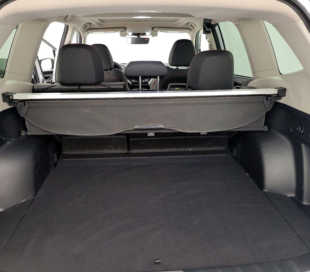 Trunk/Cargo (Seats Up)