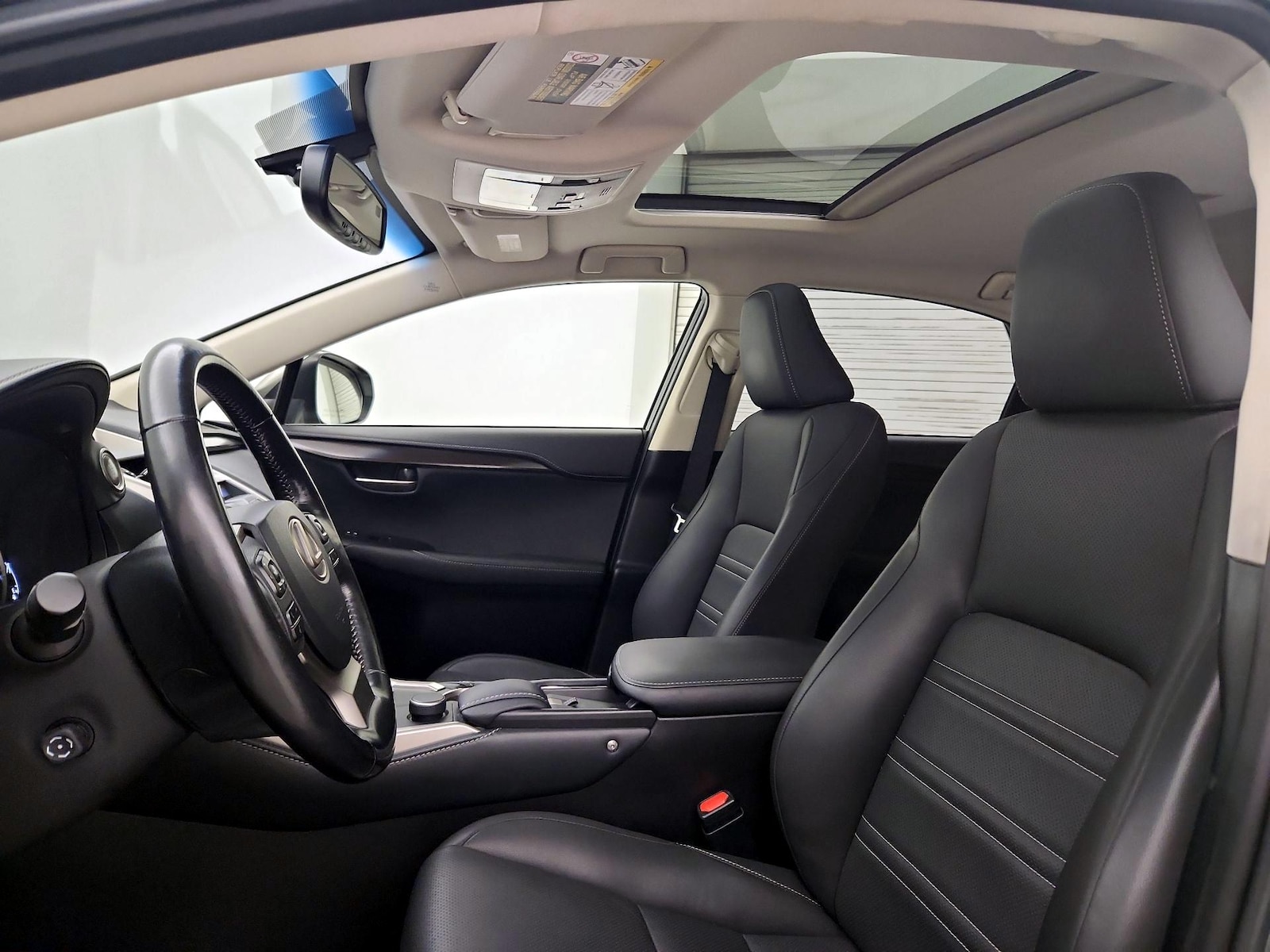Sunroof(s) & Overhead Airbags