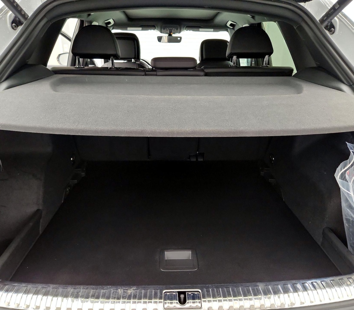 Trunk/Cargo (Seats Up)
