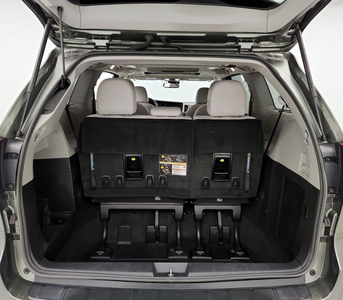 Trunk/Cargo (Seats Up)