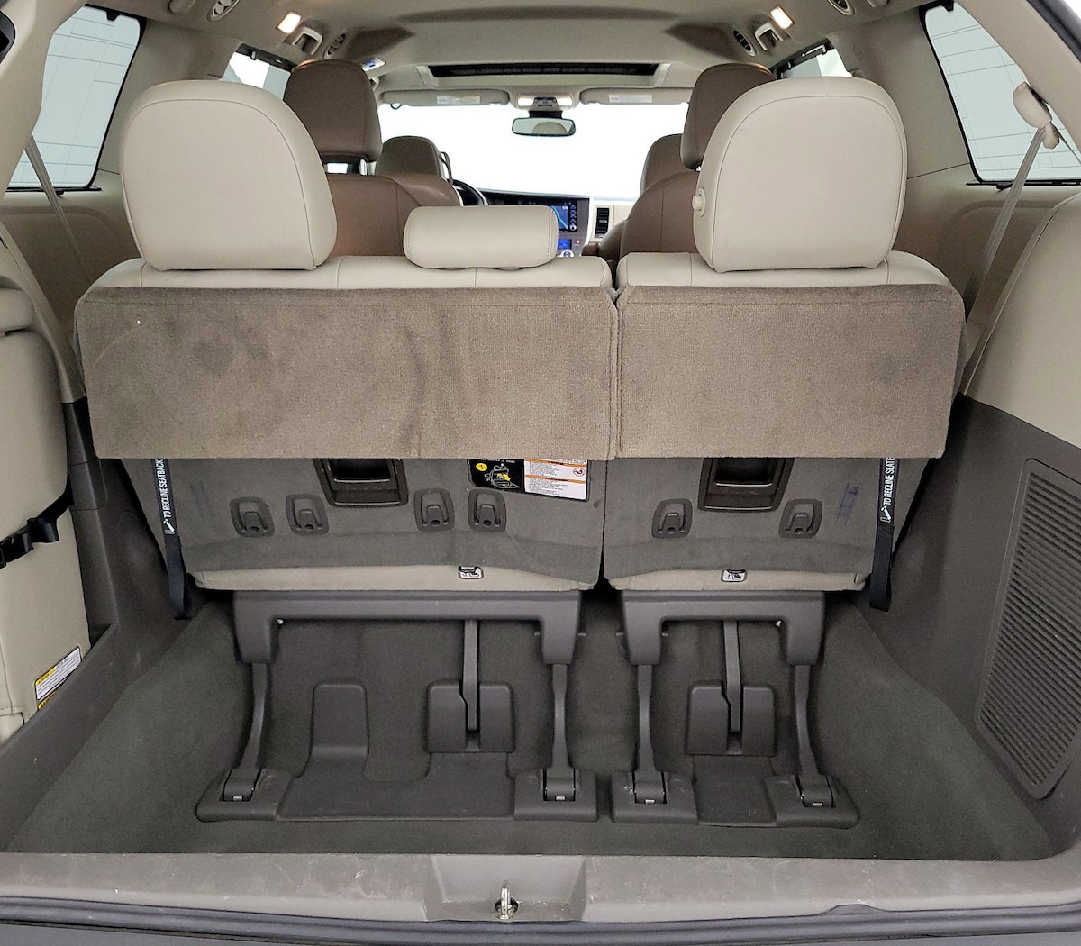 Trunk/Cargo (Seats Up)