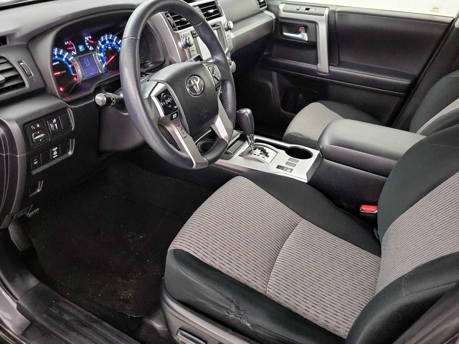 Power Seat(s) & Side Airbags